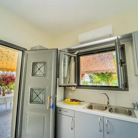 Katerina By The Sea Daire